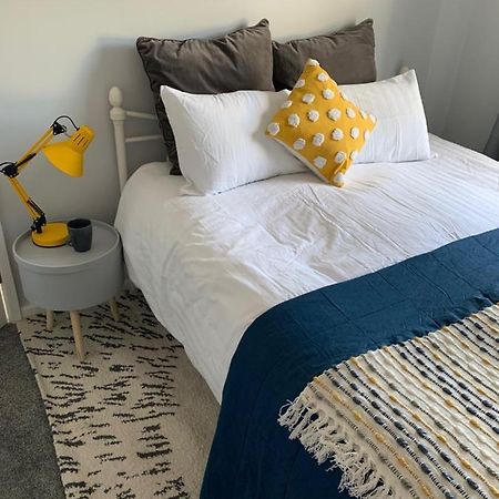 チェルトナムThe Hideaway, Calm, Cozy, Dog Friendly Retreatアパートメント エクステリア 写真
